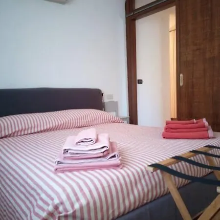 Torno Subito... Citra: 011015-lt-1819 아파트 라스페치아