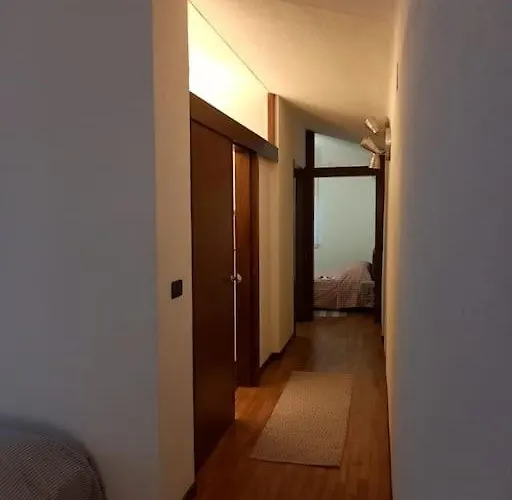 Torno Subito... Citra: 011015-lt-1819 Apartment